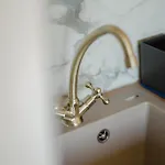 Liostasi Luxury Tragána