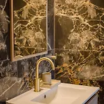 Liostasi Luxury Tragána