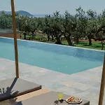 Liostasi Luxury Apartament Tragána