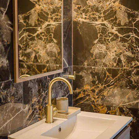 Liostasi Luxury Tragána