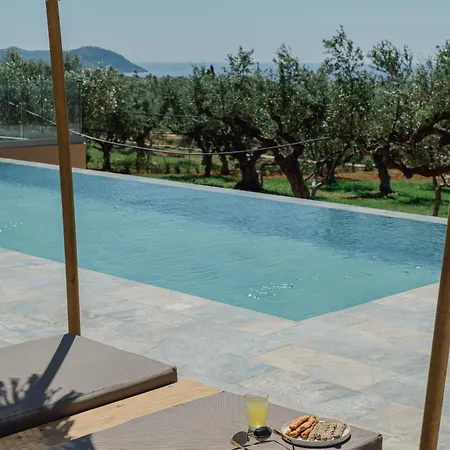Liostasi Luxury Apartamento Tragána