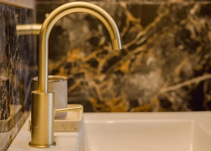 Liostasi Luxury