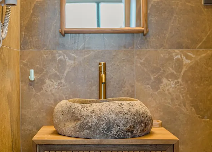 Liostasi Luxury