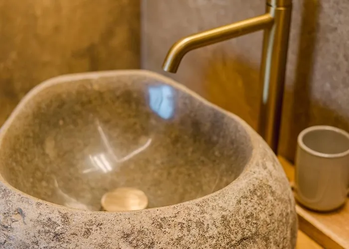 Liostasi Luxury Tragána